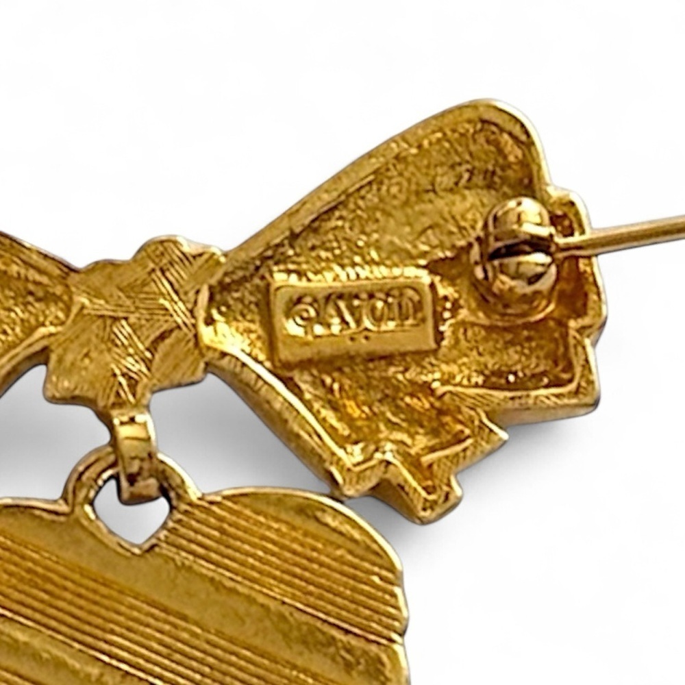 Vintage Avon Gold Tone Ribbon Heart Brooch Bow Pin - Picture 2 of 4